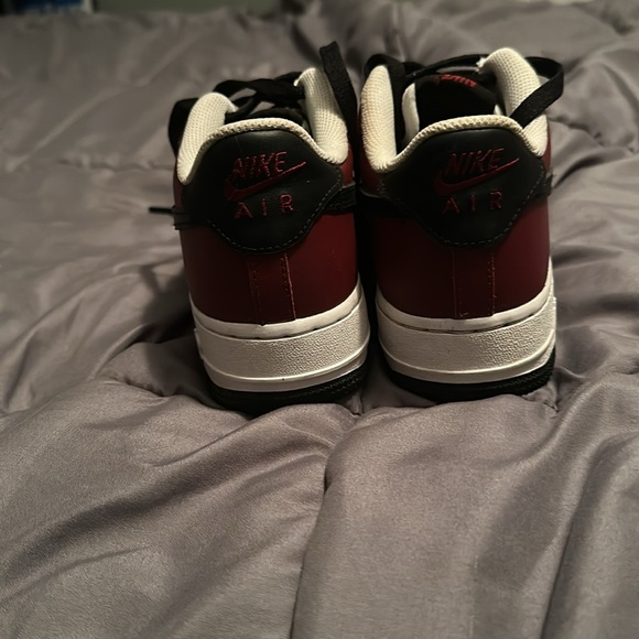 Red and white Air Forces minor crease on the right shoe - Picture 4 of 5
